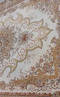 یک عدد فرش ۹متری سالم وتمیز