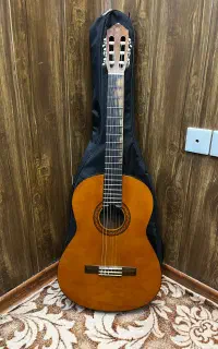 فروش گیتار یاماها c40
