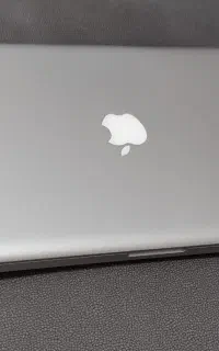 مک بوک پرو ۲۰۱۱ سالم و بی خط و خش Macbook pro2011