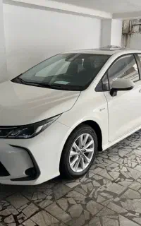 تویوتا کرولا هیبرید ۱۸۰۰ فول