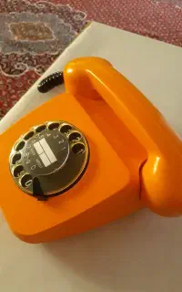 تلفن کلکسیونی و آنتیک رنگ اصل خاص