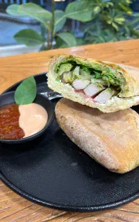 کار در آشپزخانه کافه