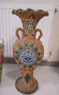 گلدان ها ودسته گل لاله وارداتی