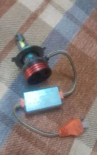 هدلایت  سفید یخی تک هست