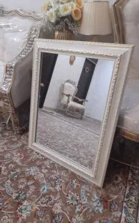 آینه زیبا کرمی طلائی