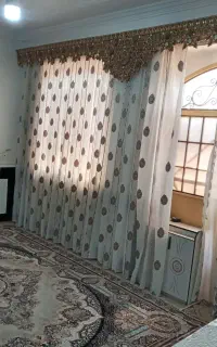 پرده پذیرایی همراه کتیبه وچوب پرده