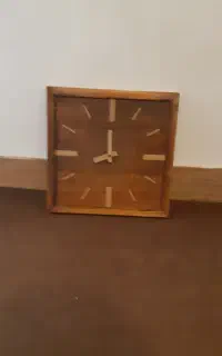 ساعت چوبی