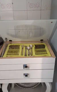 میز قاشق و چنگال