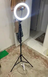 رینگ لایت پایه دار بلند با جای نگهدارنده گوشی