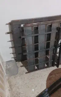 یک عدد تخت فلزی یکنفره فروشی