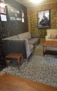 رسپشن هتل آقا شیفت شب