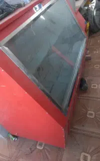 یک عددیخچال مغازه