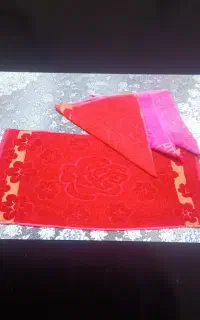 حوله دستی و بدن