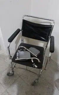 ویلچر حمام و دستشویی