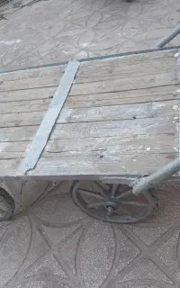گاری چهار چرخ
