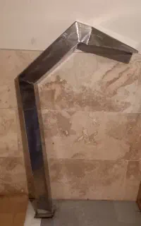 آبشار کنار استخر