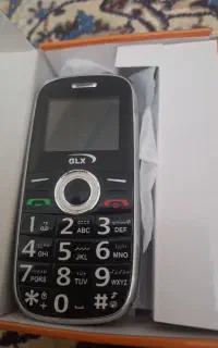 گوشی گوشی GLX F8 مشکی تمیز،کم‌کارکرد و دکمه‌ بزرگ