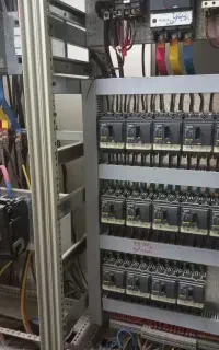 تعمیروسرویس انواع چیلرهای جذبی وتراکمی و تابلو برق