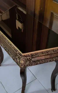 میز آینه‌دار - جنس چوب محکم و سالم