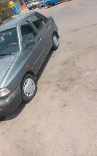 ماشین فروشی به رنگ نوک مدادی