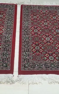 یک جفت قالیچه کوچک ماشینی دستبافتگونه