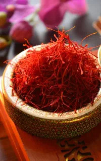 زعفران صادراتی ممتاز قائنات .بسته بندی خاتم