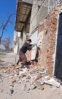 تخریب سازه نگهبان دیوارفرسوده وکنده کاری