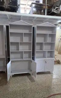 کتابخانه تاجدار پایه دار