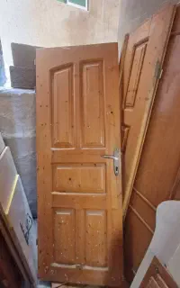 درب آپارتمان و اتاق