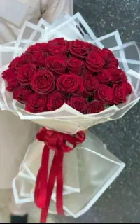 دسته گل رز 15تا شاخه ب قیمت عمده فقط800هزار تومن