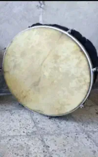 طبل محرمی با عصا