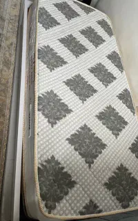 تخت به همراه تشک یک نفره