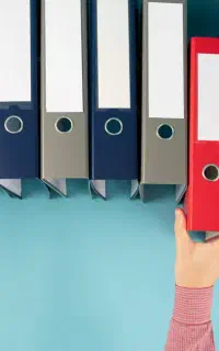 استخدام همکار خانم برای امور دفتری