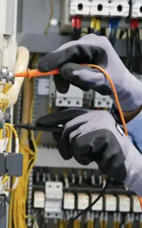 تکنسین و مهندس برق