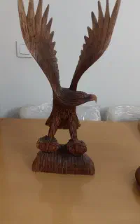 عقاب چوبی کار دست تایلندی با چوب گردو ۲۳میلیون