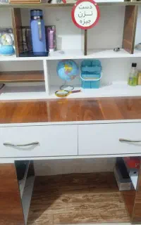 میز و صندلی در حد نو