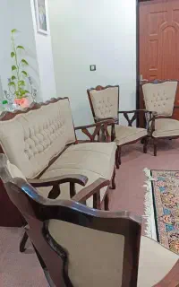مبل به همراه میز پذیرایی
