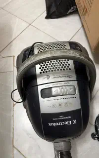 جارو برقی الکترولوکس