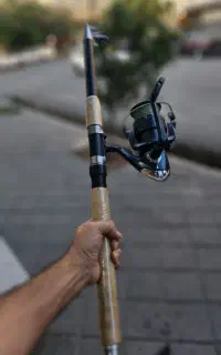 لنسر ماهیگیری با لوازم.
