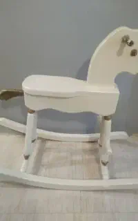 اسب چوبی ،کاملا چوب