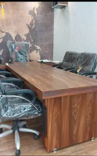 میز کنفرانس به همراه صندلی