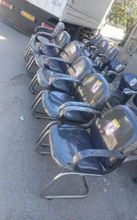 صندلی انتظار کنفرانس کنفرانسی ۱۸ عدد در حد نو