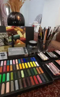 پاستل رمبرانت ۶۰ نیم + ۲۳ کامل + مداد پاستل