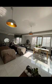 میز ناخن /صندلی ارایش دائم
