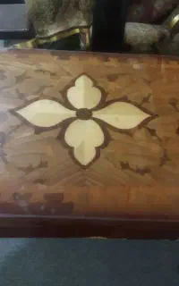 میز غذا خوری تک