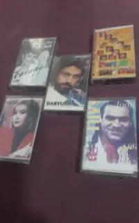 ۲۰۰ عدد نوار کاست قدیمی