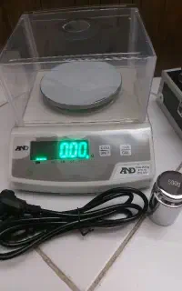 ترازو طلا AND EKH 2000