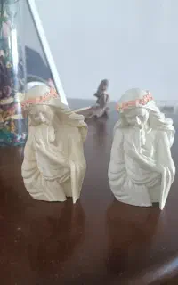 مجسمه سنگی مادروکودک سارا