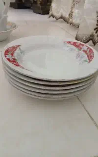 یک مقدار وسایل آشپزخانه همه با هم یک میلیون تومان