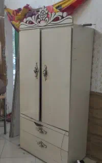 کمد لباس تمیز